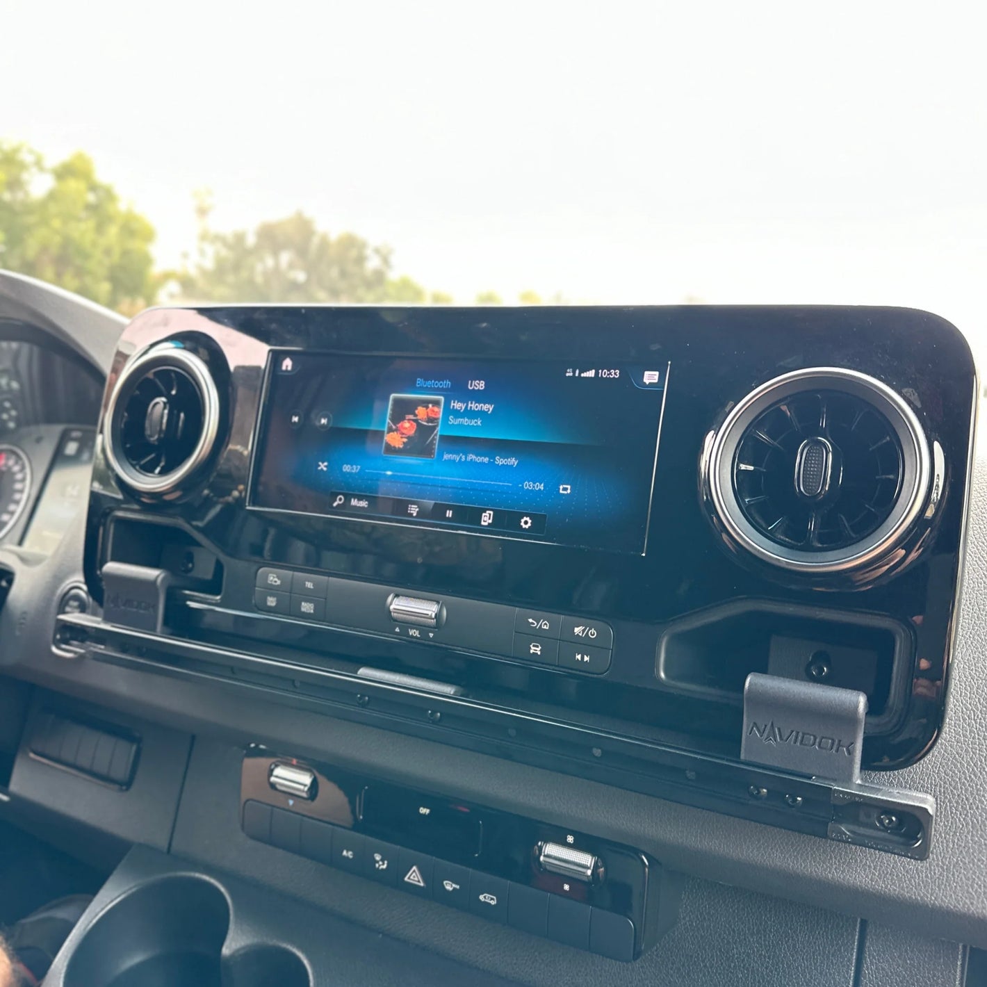 No-Drill - Mercedes Sprinter Phone & GPS Dash Mount – NAVIDOK Overlander